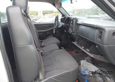 2002 Chevrolet Silverado 1500 Commercial z USA, uszkodzony, nr VIN 1GCEC14WX2Z175274